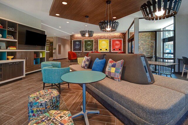 ホーム 2 スイーツ バイ ヒルトン カラマズー ダウンタウン