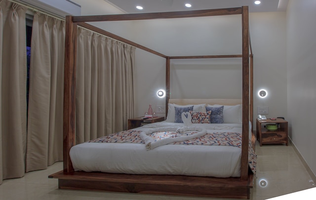 ローザステイズノースゴア・ローザクバーマンドビ