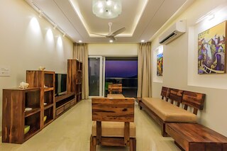 ローザステイズノースゴア・ローザクバーマンドビ