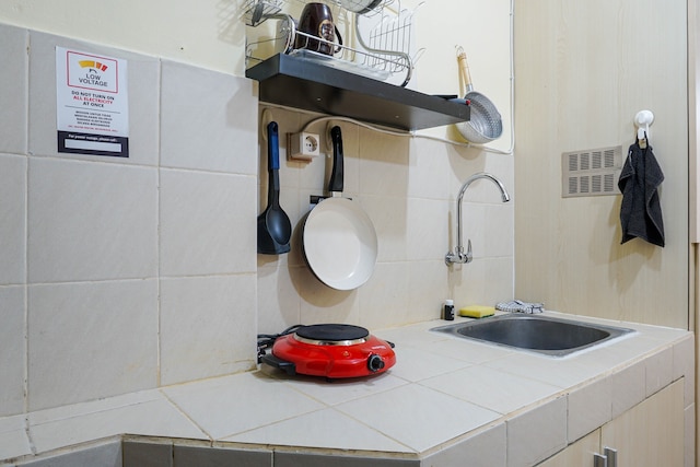 コンフィー スタジオ アパートメント アット ベルモント レジデンス