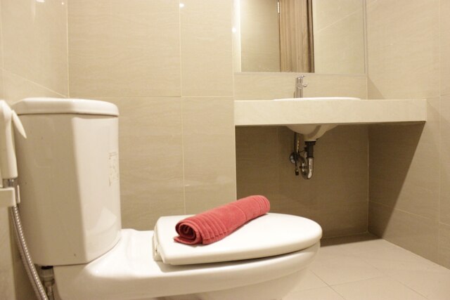 スペーシャス スタジオ ルーム アット ガレリ チウンブルイット 3 アパートメント