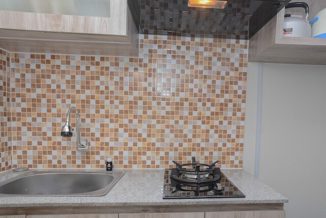 コンフィ アンド ミニマリスト スタジオ アット アメジスト アパートメント