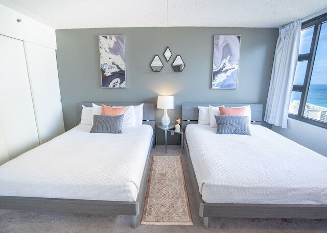 デラックス オーシャン ビュー コンド 2 クイーン ベッド イン ワイキキ, フリー パーキング & Wi-Fi バイ ココ リゾート バケーション レンタルズ