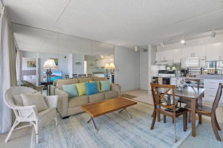 デラックス オーシャン アンド シティ ビュー ワイキキ バニアン コンド, フリー パーキング & WiFi バイ ココ リゾート バケーション レンタルズ