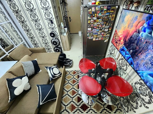 ハイテク スタジオ アット グラス レジデンス -2 人用のみ、ケソン市