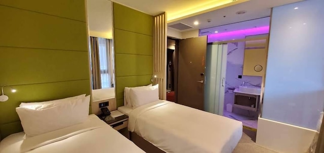 Royal Jade Boutique Hotel