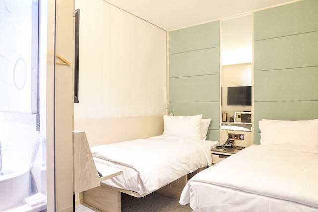 Royal Jade Boutique Hotel