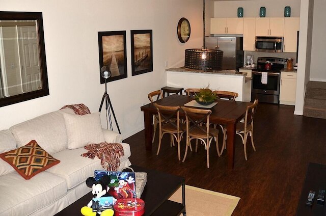 ルカヤ 3 ベッドルーム 2 バス タウンホーム !