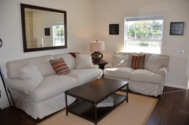 ルカヤ 3 ベッドルーム 2 バス タウンホーム ウィズ ソフィスティケーッド キッチン