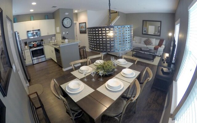 ルカヤ 4 ベッドルーム 4 バス タウンホーム スペーシャス リビング ルーム