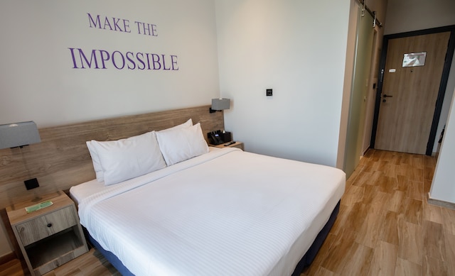 キングスゲート カナル ホテル