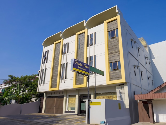 ポンドック・インダ・ホームステイ・バイ・エコマースロカ