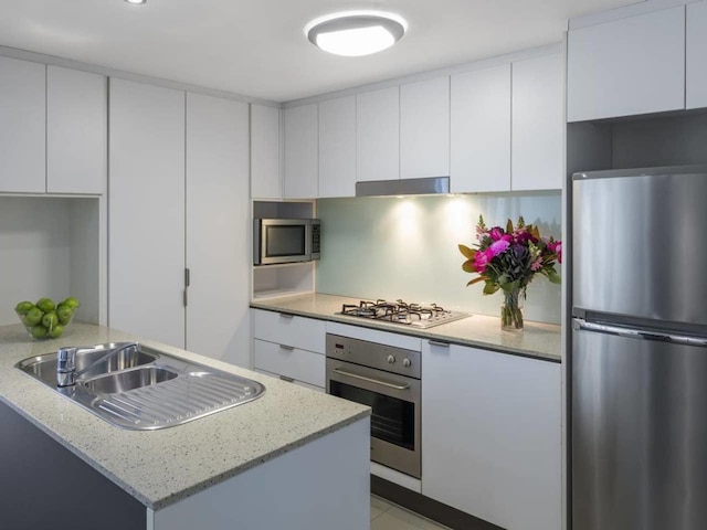 ベッドルーム エピック ビューズ CBD 2 カーズ プール ワイン ジム ネトフリIックス