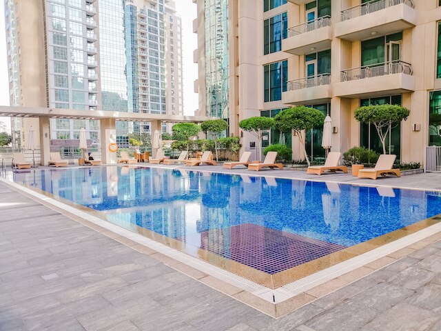 ナスマ ラグジュアリー ステイズ - ブルバード セントラル ポディウム