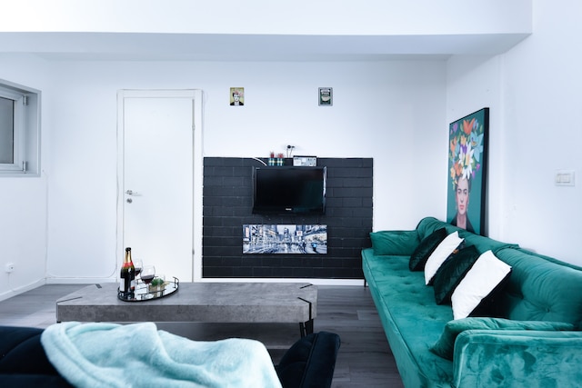 ビューティフル インテリル ウィズ プライベート アウトドア