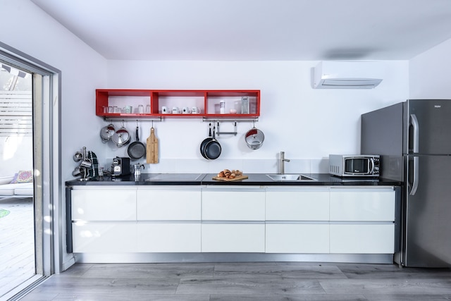 ビューティフル インテリル ウィズ プライベート アウトドア