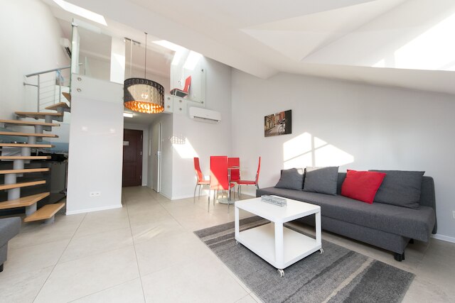 エクスクルーシブ ロフト メイン スクエア AC P Yー PL