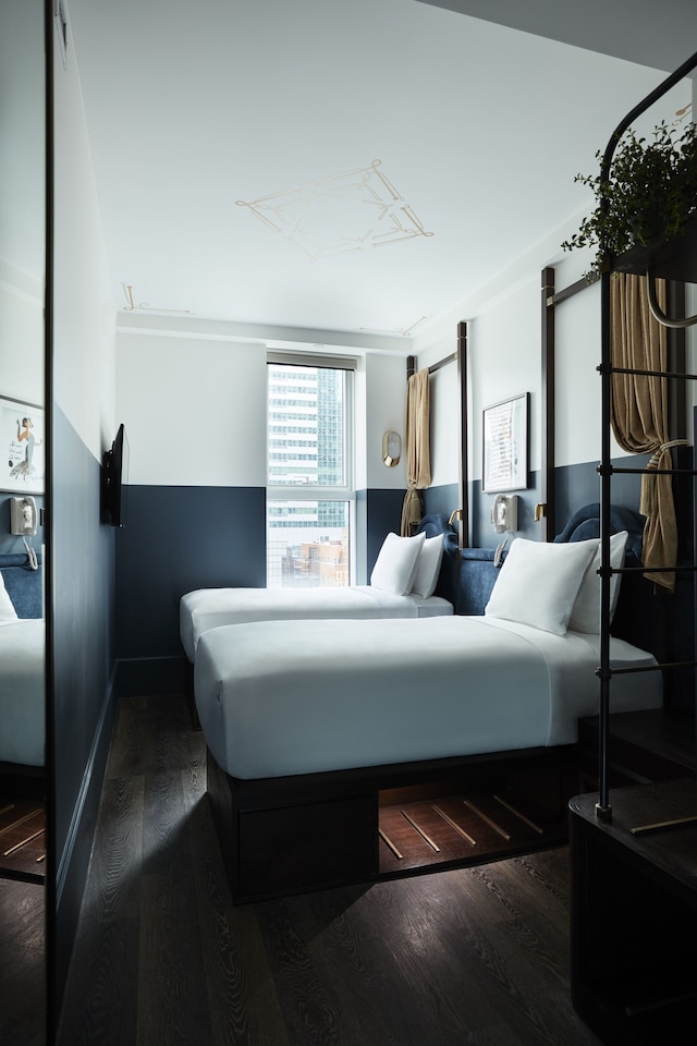 シビリアン ホテル