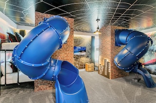 マスト シー  ヴィラ! プライベート プールザメド ルームスシアター !