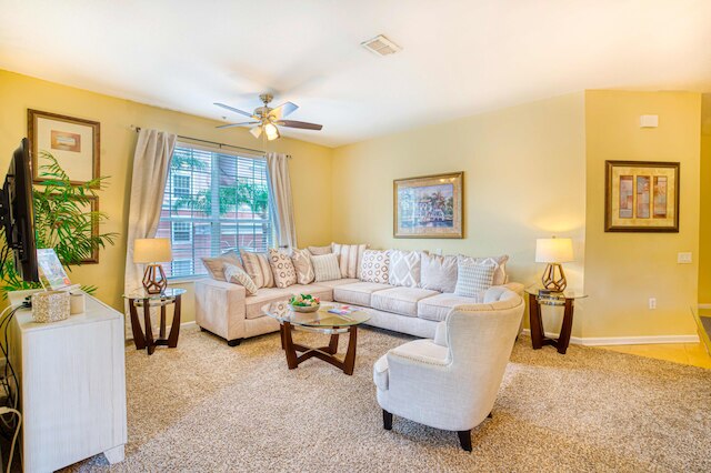 コージー コンドミニアム W / プライベート バルコニー ステップス トゥ コンンション センター