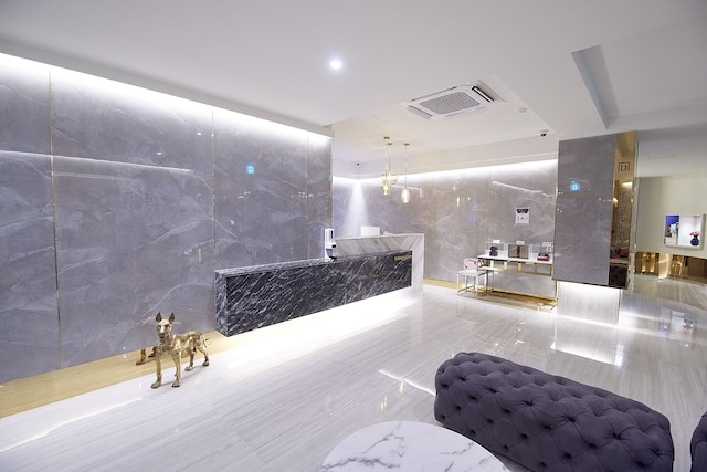 Den Basta Signature Hotel