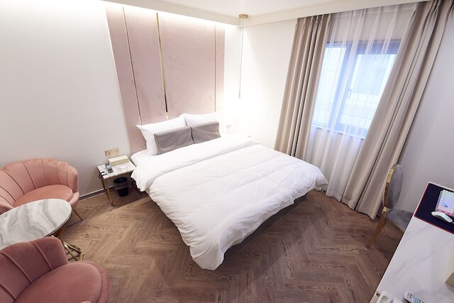 Den Basta Signature Hotel