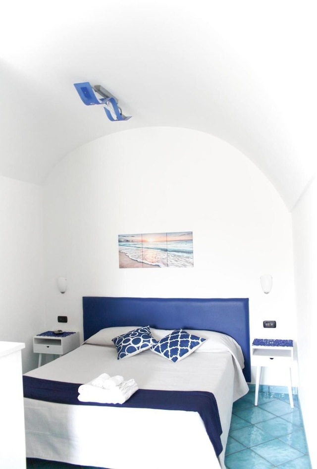 エデン ホリデイ アパートメント