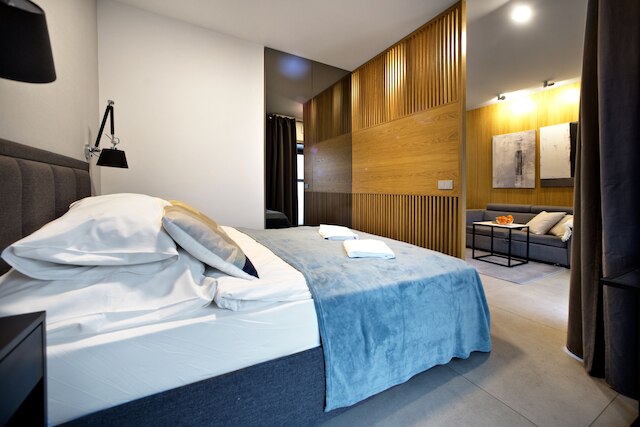 メニカ レジデンス