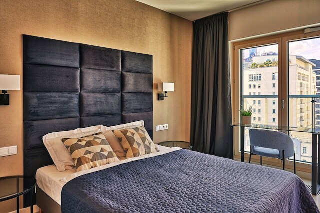 メニカ レジデンス