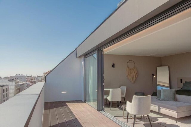 オミッド サルダーニャ ホテル