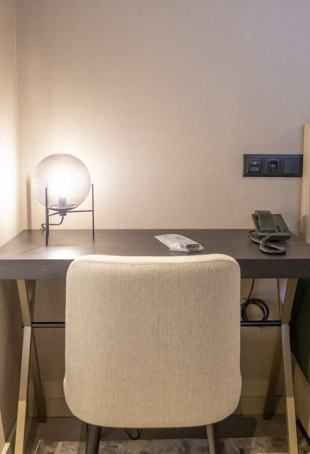 オミッド サルダーニャ ホテル