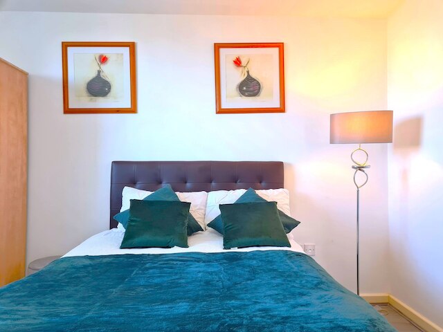 2 ベッドルーム セントラル フラット ウィズ パーキング