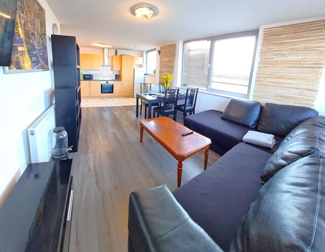 2 ベッドルーム セントラル フラット ウィズ パーキング