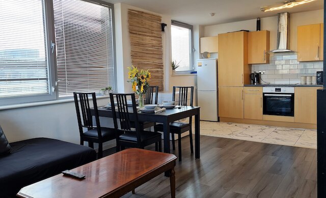 2 ベッドルーム セントラル フラット ウィズ パーキング