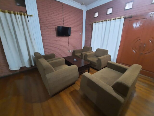 ウィズマ アシデリア シャリア