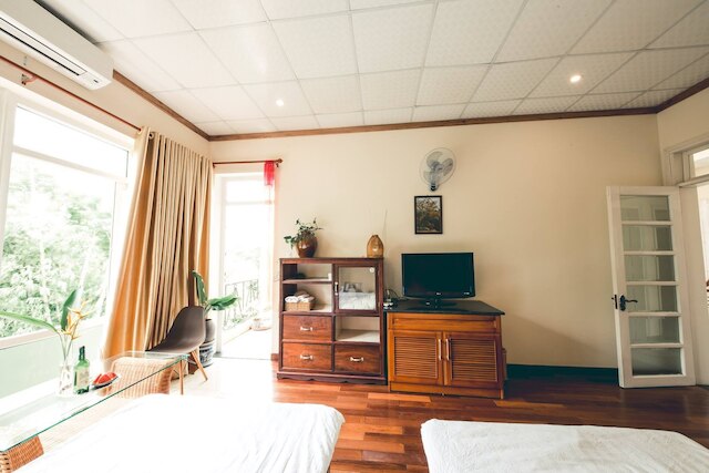 ヒルサイド ホームステイ フエ - トリプル ルーム トップ アパートメント