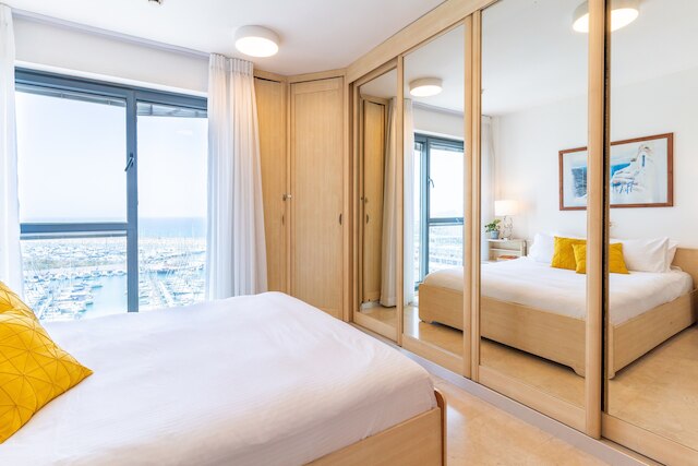 デルックスアパートメント ウィズ ビューズ オブ ザ マリーナ