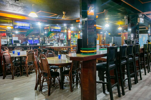 OYO 722 スラチ ハット イン