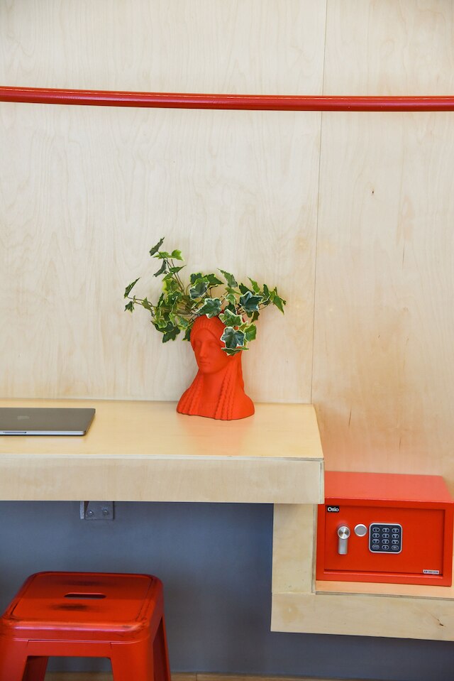 セントラル 44 OMG カジュアル スイート