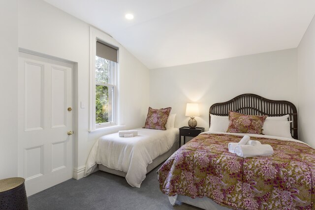 チャラクター オン スチュアート ストリート