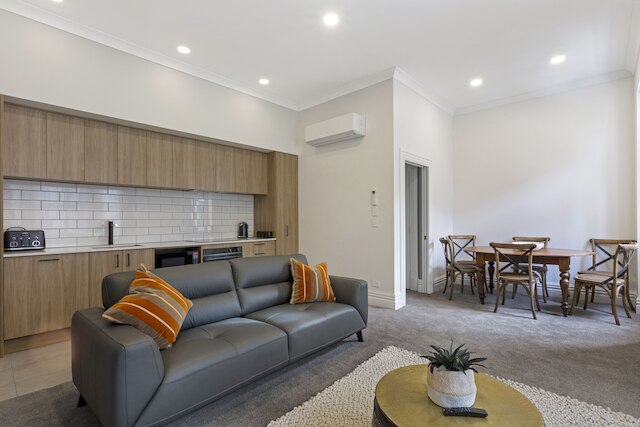 チャラクター オン スチュアート ストリート