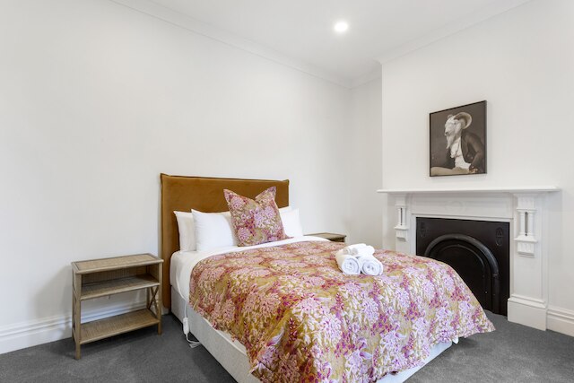 チャラクター オン スチュアート ストリート