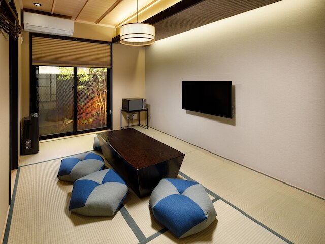 紡 伏見稲荷大社前