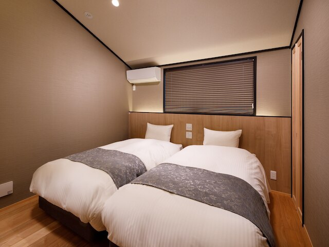 紡 伏見稲荷大社前