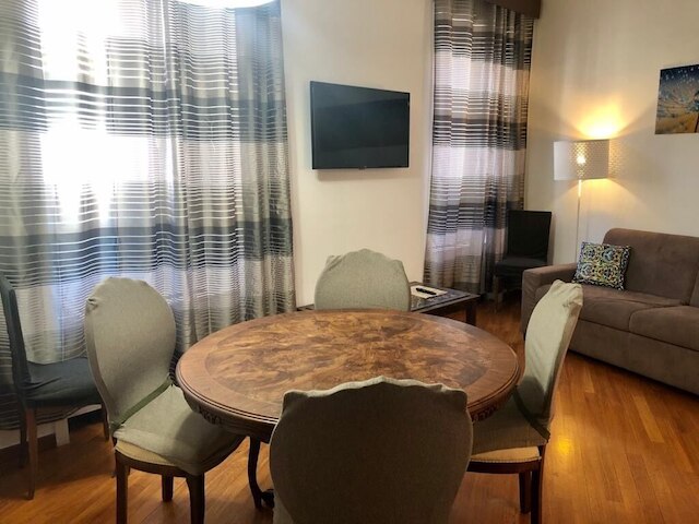 リハンナ スイート アパートメント