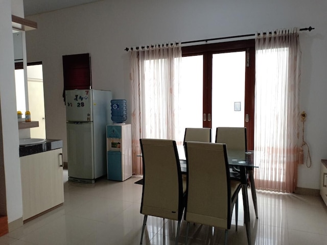 オマー ディクシー ファミリー ホームステイ バイ FH ステイ