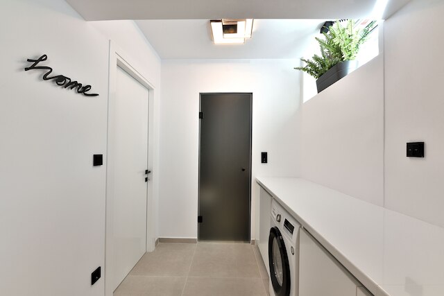 フェードラスリビング：シティセンターラグジュアリーフラットスクーファ