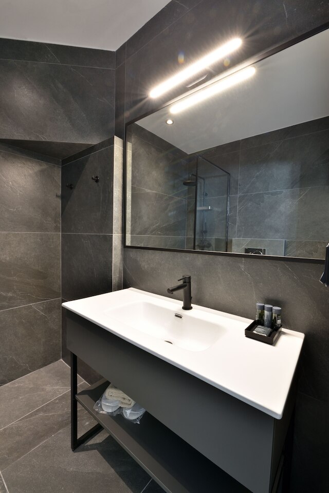 フェードラスリビング：シティセンターラグジュアリーフラットスクーファ