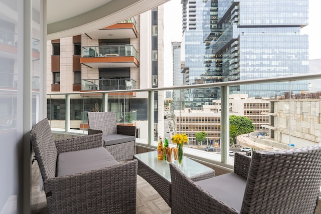 サンリット アーバン エスケープ ウィズ バルコニー バイ シー N レント