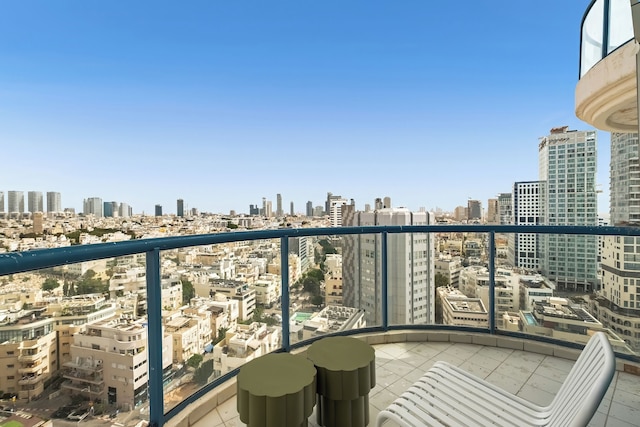 ビーチフロント ウィズ バルコニー アンド プール アクセス